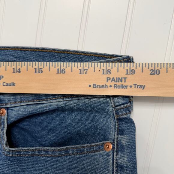 Signature Levi’s Women’s 18 W34 High Rise Straight Jeans Blue Denim EUC - Picture 6 of 7